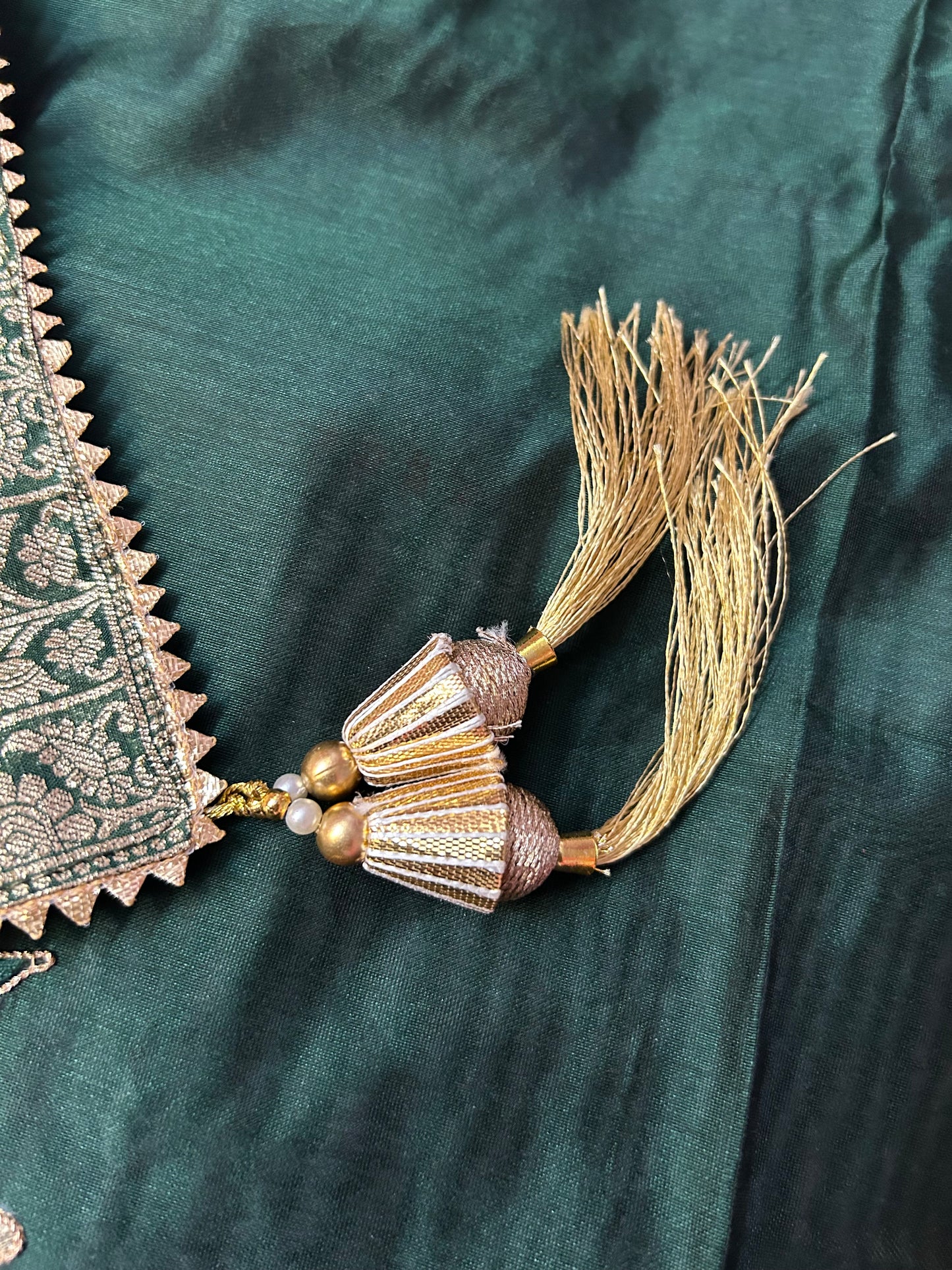 GREEN CHANDERI SILK SUIT WITH CHAMKI WORK