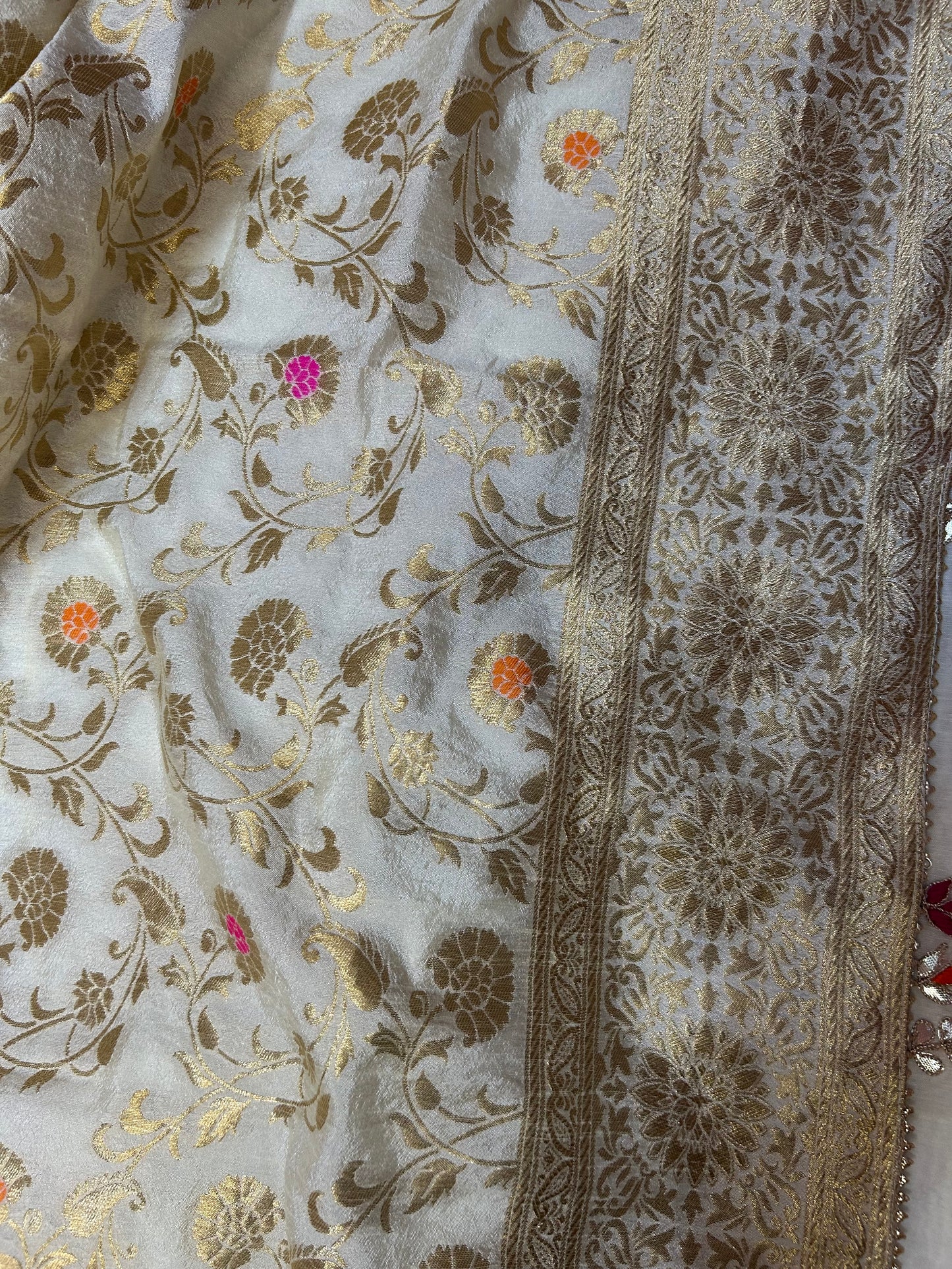 CREAM CHANDERI SILK SUIT WITH CHAMKI WORK