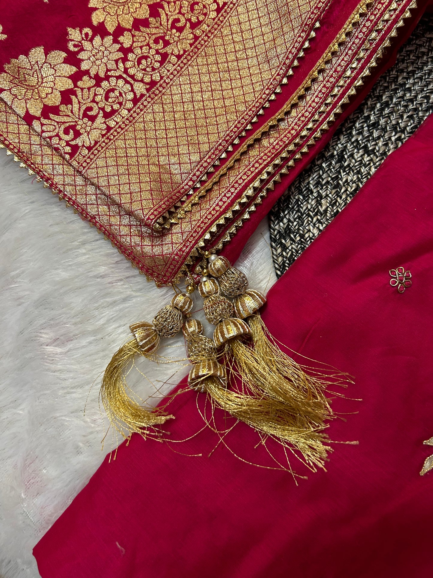DARK PINK SILK SUIT WITH ZARDOZI