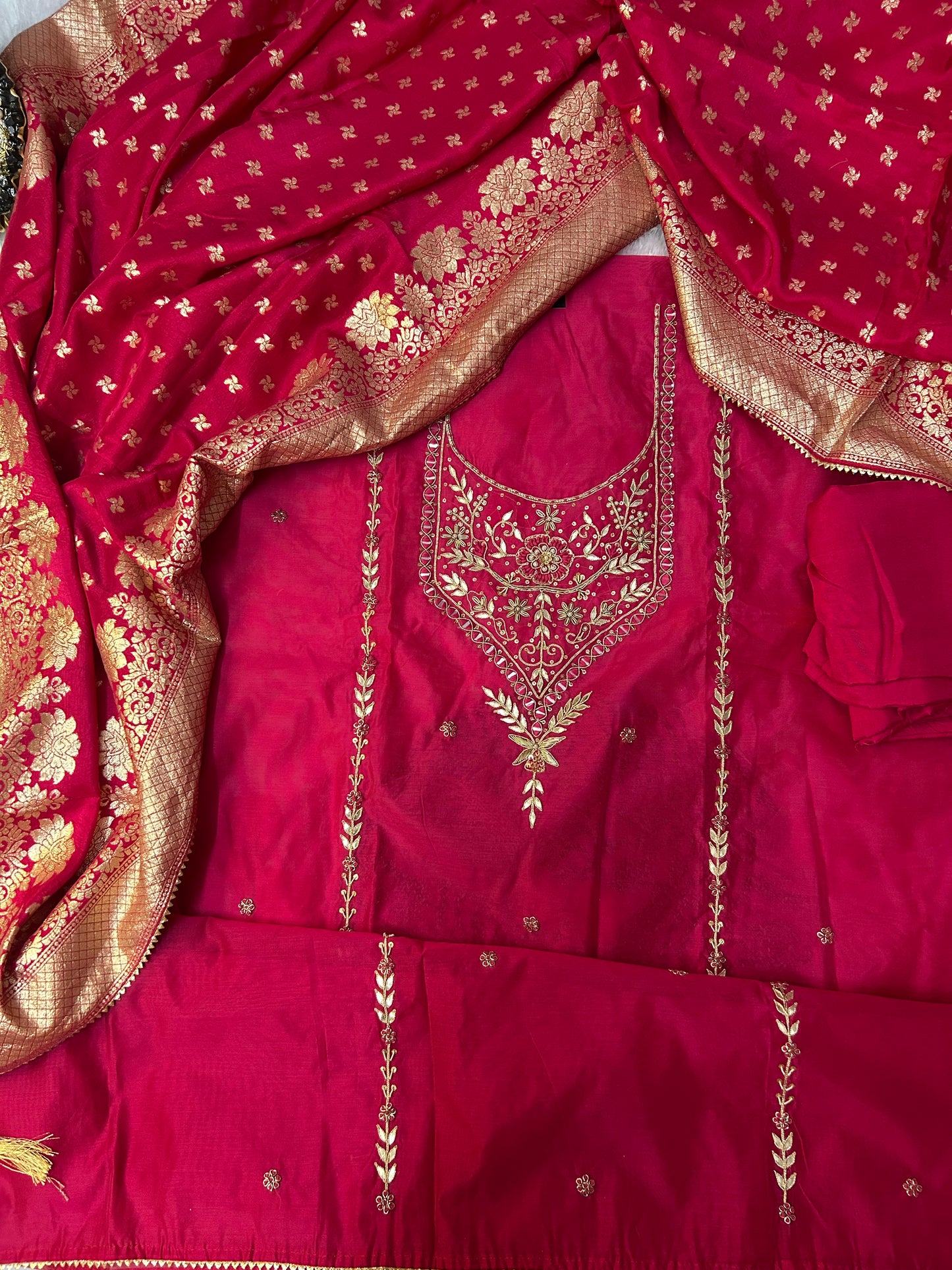 DARK PINK SILK SUIT WITH ZARDOZI