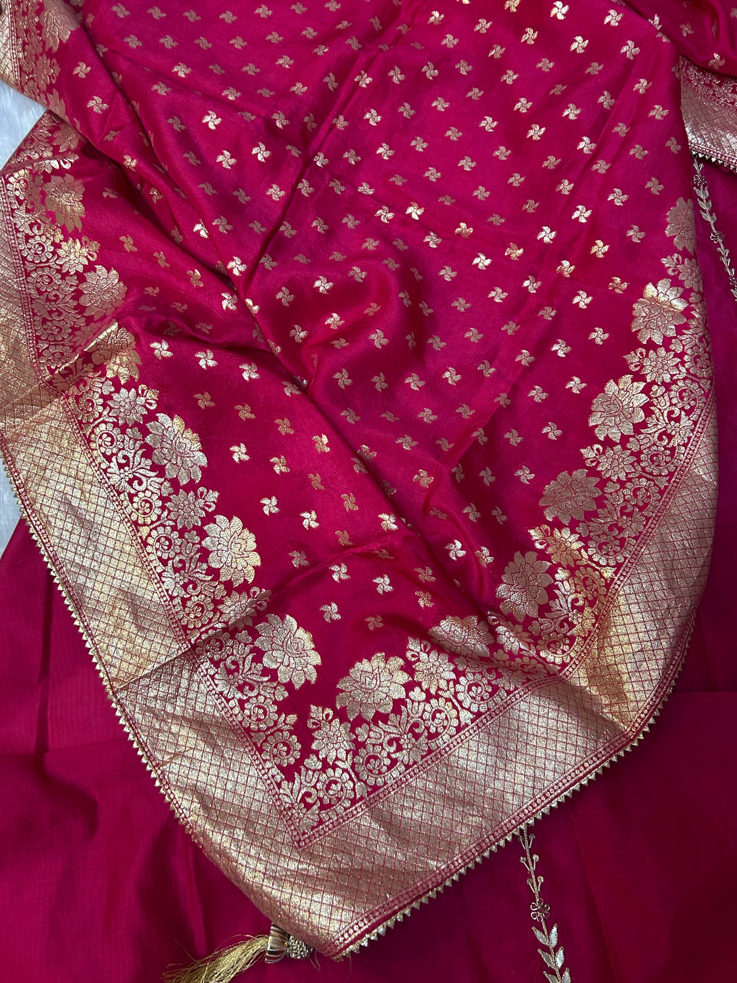 DARK PINK SILK SUIT WITH ZARDOZI