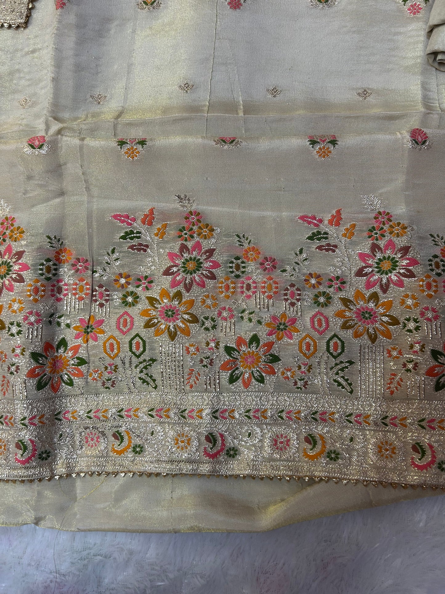 CREAM SILK SUIT WITH BEATS AND THREAD WORK