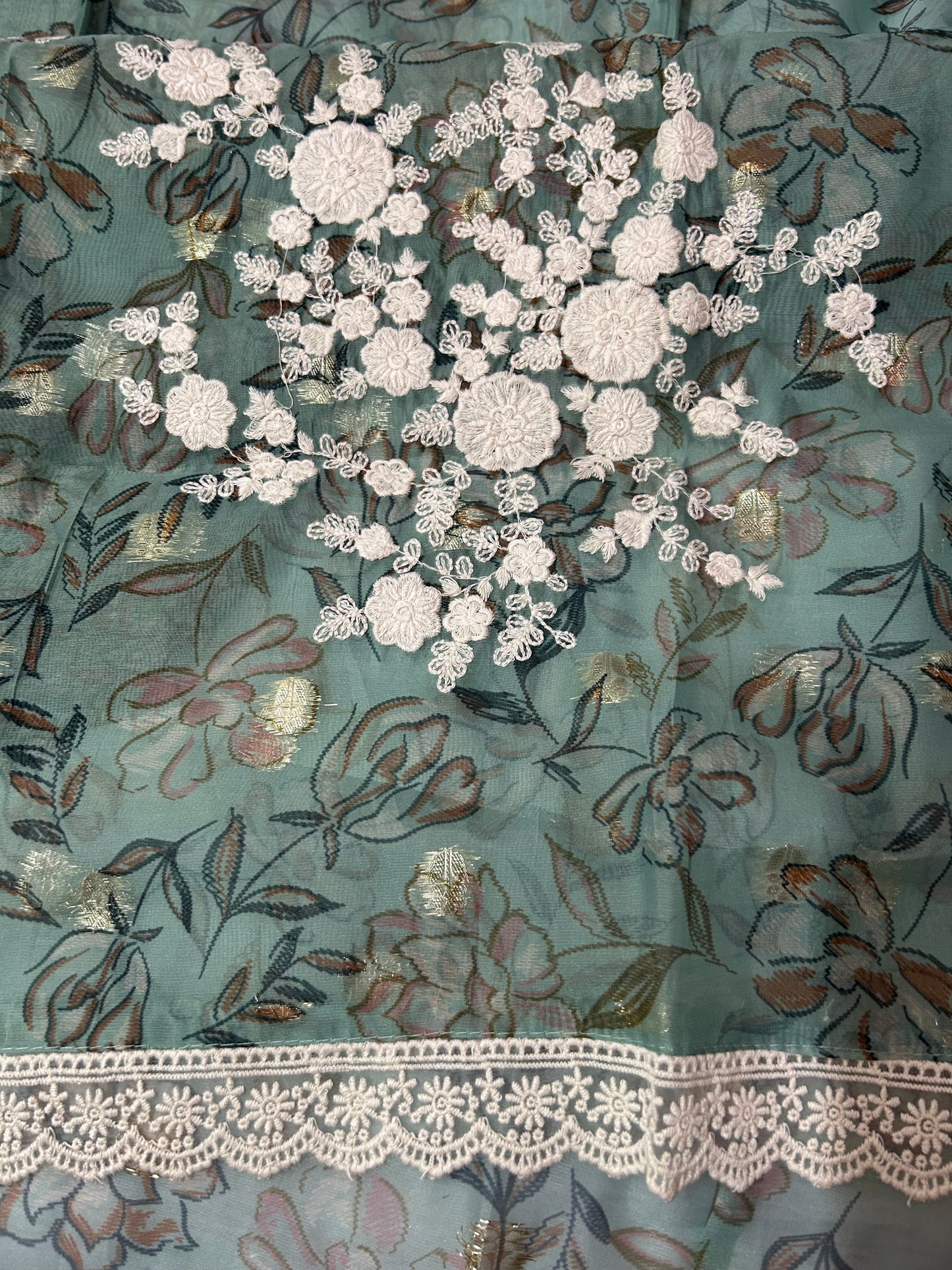 GREEN ORGANZA SUIT WITH EMBROIDERY THREAD